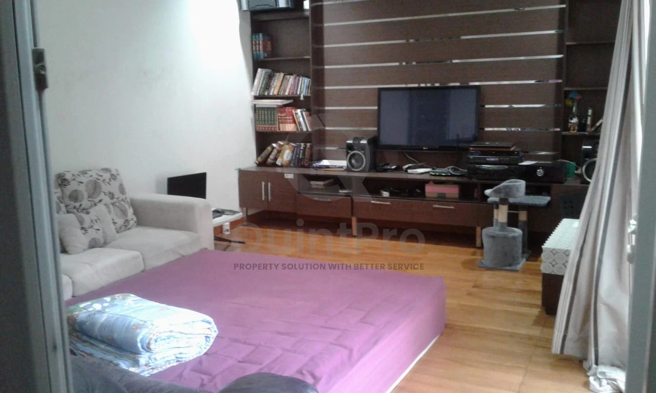 Rumah 4+1KT De Latinos BSD, 2 Lantai SHM Halaman Asri One Gate System — foto 5