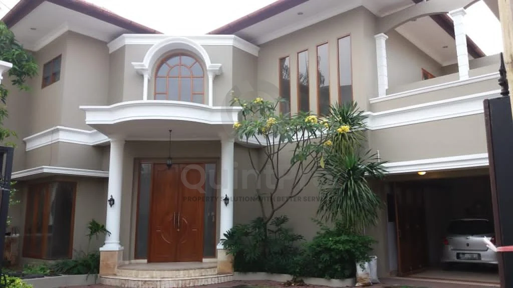 Rumah 4+3KT di Ampera Kemang, 2 Lantai Kolam Renang SHM Semi-Furnished — foto 2