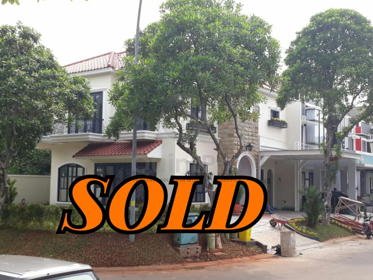 Rumah 4+2KT di Puspita Loka BSD City, 2 Lantai SHM Halaman Hijau Asri