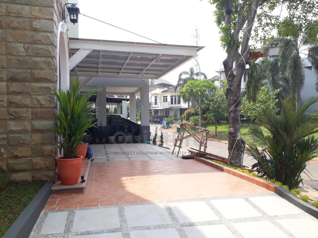 Rumah 4+2KT di Puspita Loka BSD City, 2 Lantai SHM Halaman Hijau Asri — foto 4