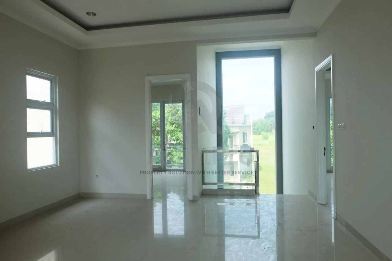 Rumah Modern 4+1KT di De Latinos BSD, 5 Menit Stasiun Rawa Buntu SHM — foto 5