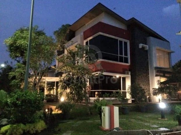 Rumah 4+1KT De Latinos BSD, 2 Lantai Modern Semi-Furnished Halaman Luas