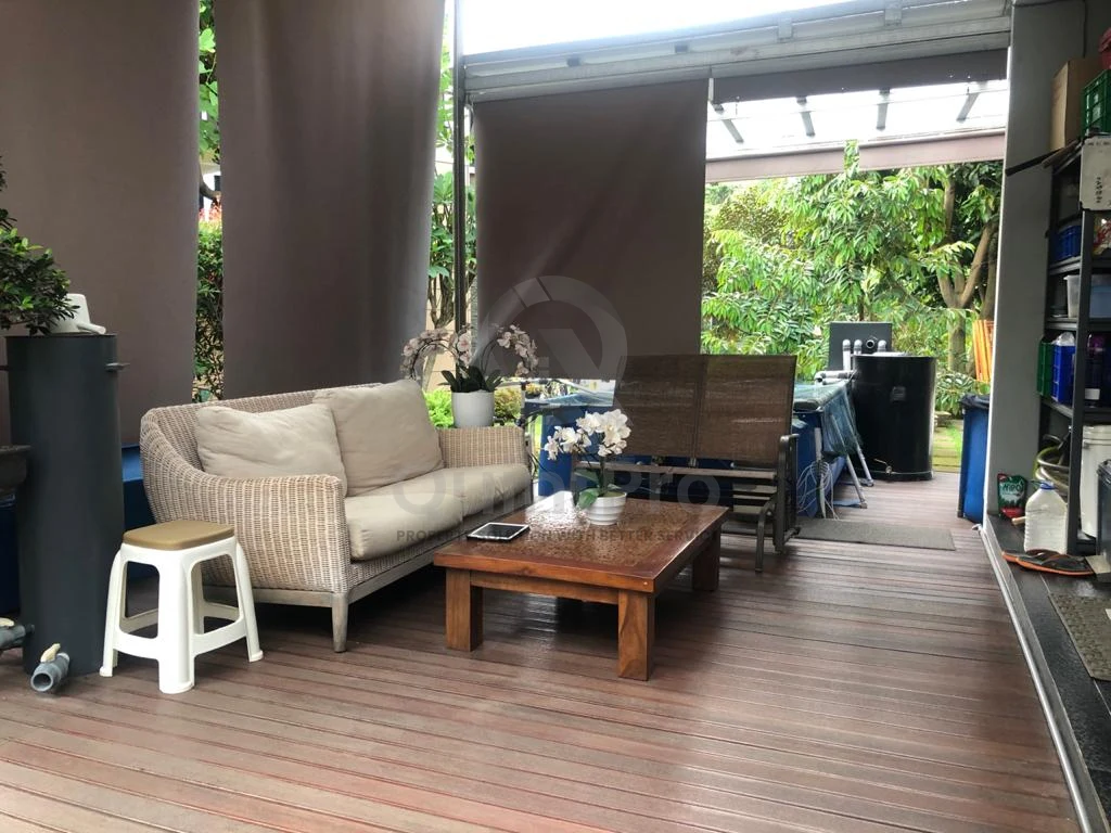 Rumah 4+1KT De Latinos BSD, 2 Lantai Modern Semi-Furnished Halaman Luas — foto 4