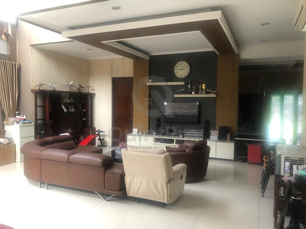 Rumah 4+1KT De Latinos BSD, 2 Lantai Modern Semi-Furnished Halaman Luas — foto 5