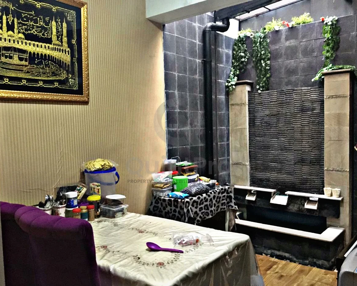 Rumah 4+1KT Semi-Furnished di De Latinos BSD, 5 Menit Stasiun Rawa Buntu — foto 2