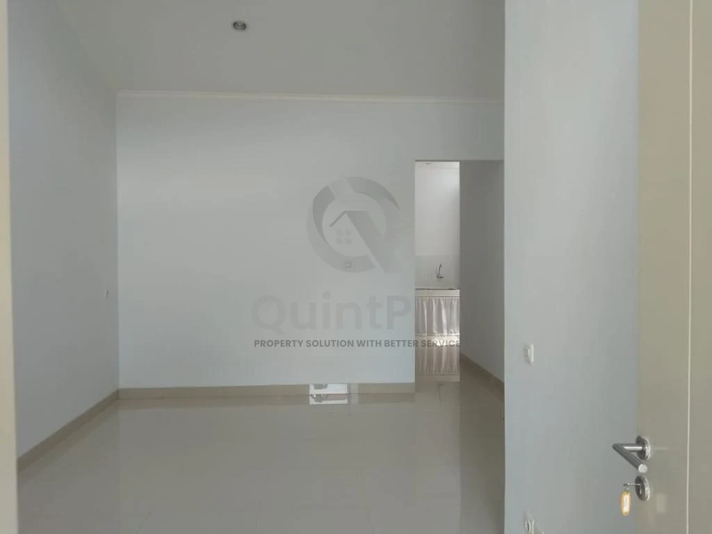 Rumah 3KT 2KM Disewa di The Icon BSD City, Modern Minimalis Carport Luas — foto 2