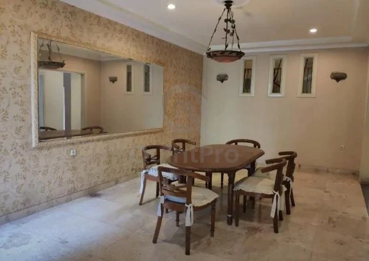 Rumah 6+1KT 780m² di Tirta Golf BSD City, 3 Lantai Modern SHM — foto 2