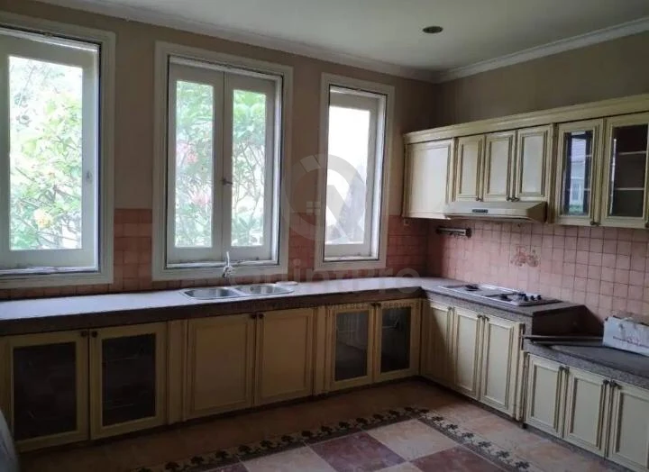 Rumah 6+1KT 780m² di Tirta Golf BSD City, 3 Lantai Modern SHM — foto 4