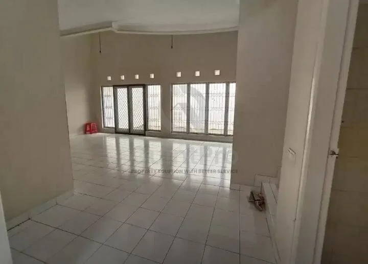 Rumah 3KT 2 Lantai di Puspita Loka BSD City, Dekat Al-Azhar Bebas Banjir — foto 2