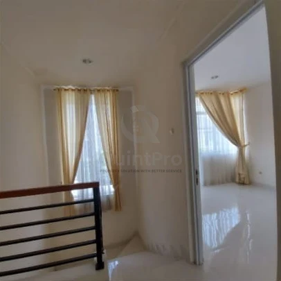 Rumah 3+1KT Disewa di Serpong Natura BSD City, Modern Minimalis Halaman Asri — foto 4