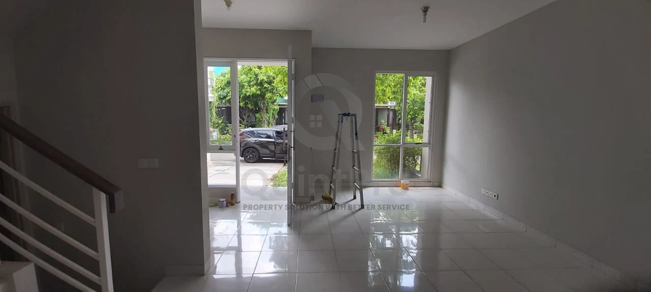 Rumah 4KT 2 Lantai Disewa di Foresta BSD City, Halaman Hijau Asri — foto 3
