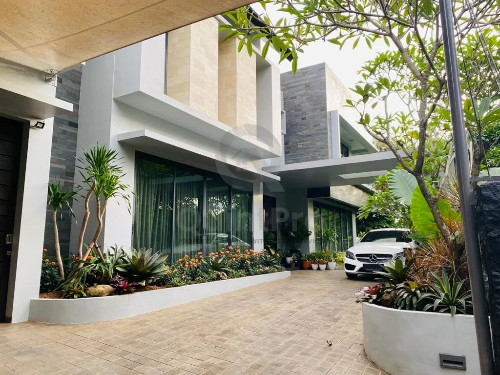 Rumah Modern 5+2KT di Bukit Golf Terrace BSD, 2 Lantai SHM Lengkap Fasilitas
