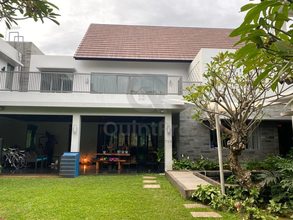 Rumah Modern 5+2KT di Bukit Golf Terrace BSD, 2 Lantai SHM Lengkap Fasilitas — foto 3