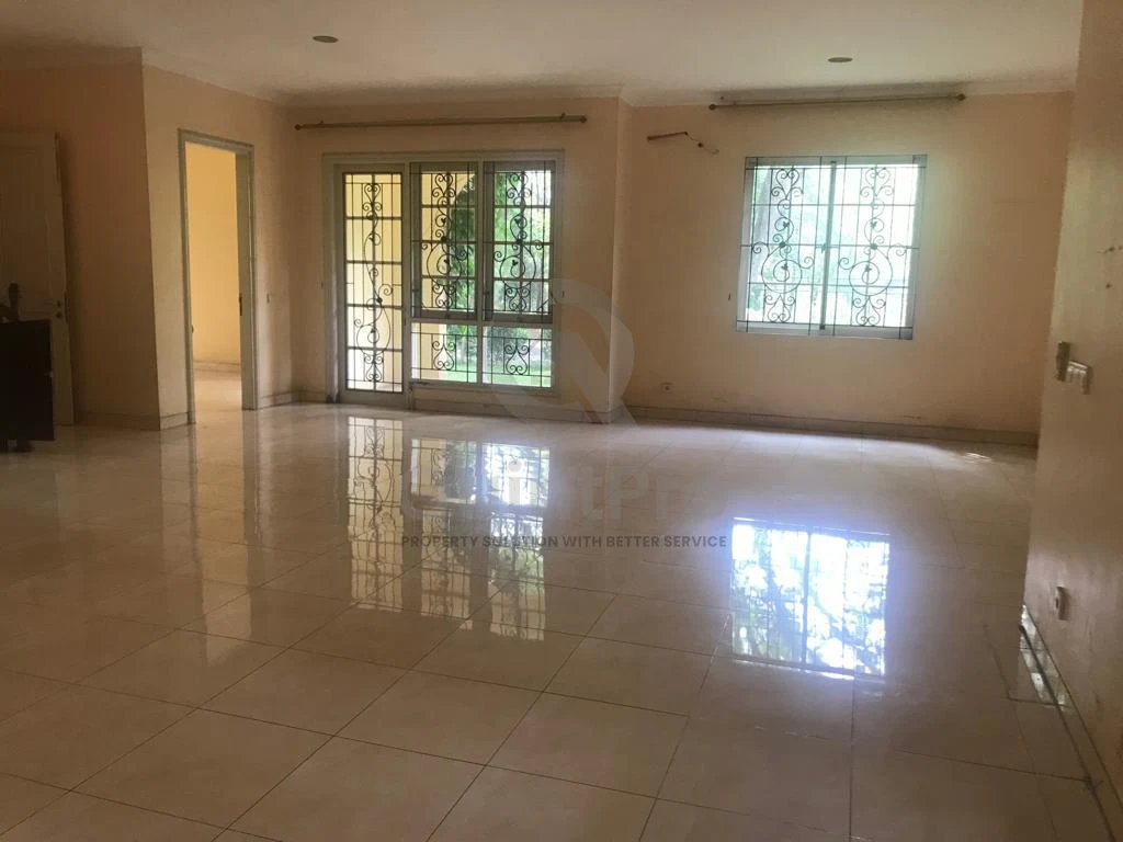 Rumah Klasik 5+1KT di Monte Carlo BSD, 2 Lantai SHM Dekat Tol — foto 4