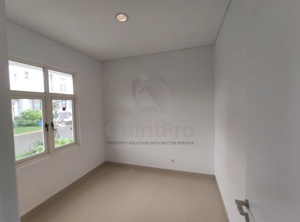 Rumah Modern 3KT di The Savia BSD City, Halaman Asri 2 Lantai — foto 4