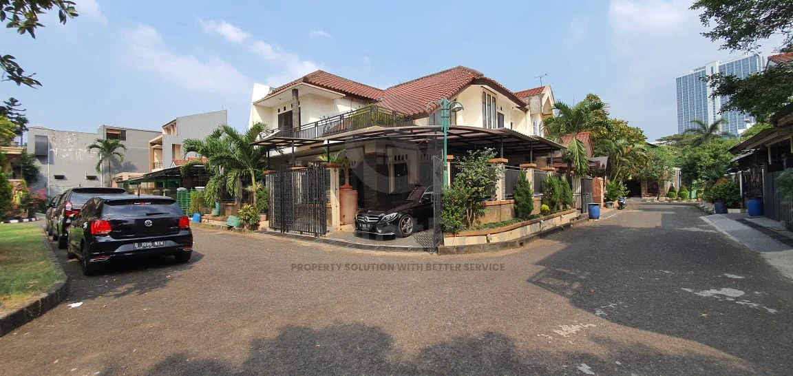 Rumah 5+1KT Disewa di Palem Semi Karawaci, 2 Lantai Semi-Furnished Halaman Asri — foto 2
