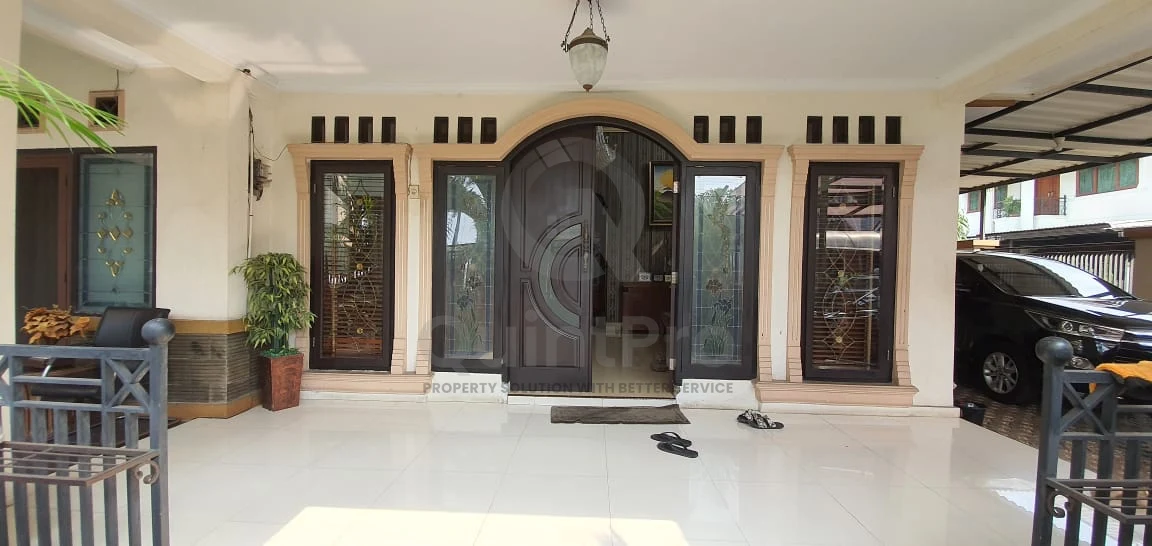 Rumah 5+1KT Disewa di Palem Semi Karawaci, 2 Lantai Semi-Furnished Halaman Asri — foto 3