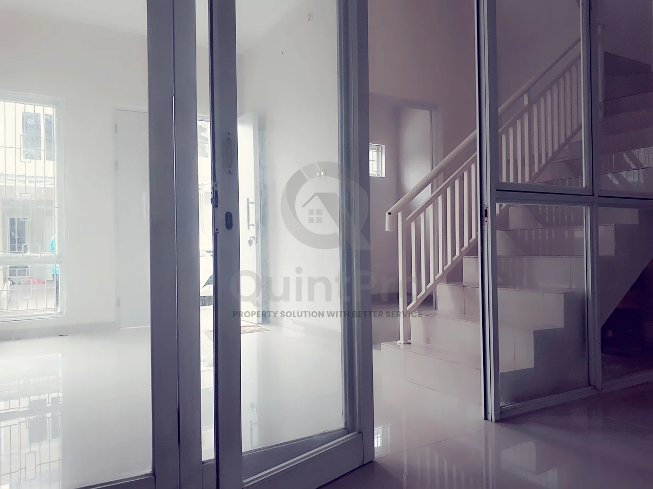 Rumah 3KT 2 Lantai Disewa di Serpong Grand Park BSD, Modern Minimalis — foto 5