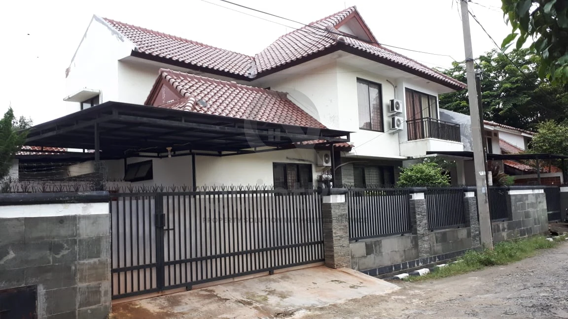Rumah 4+1KT 2 Lantai di Cinere Depok, SHM Dekat Cinere Mall