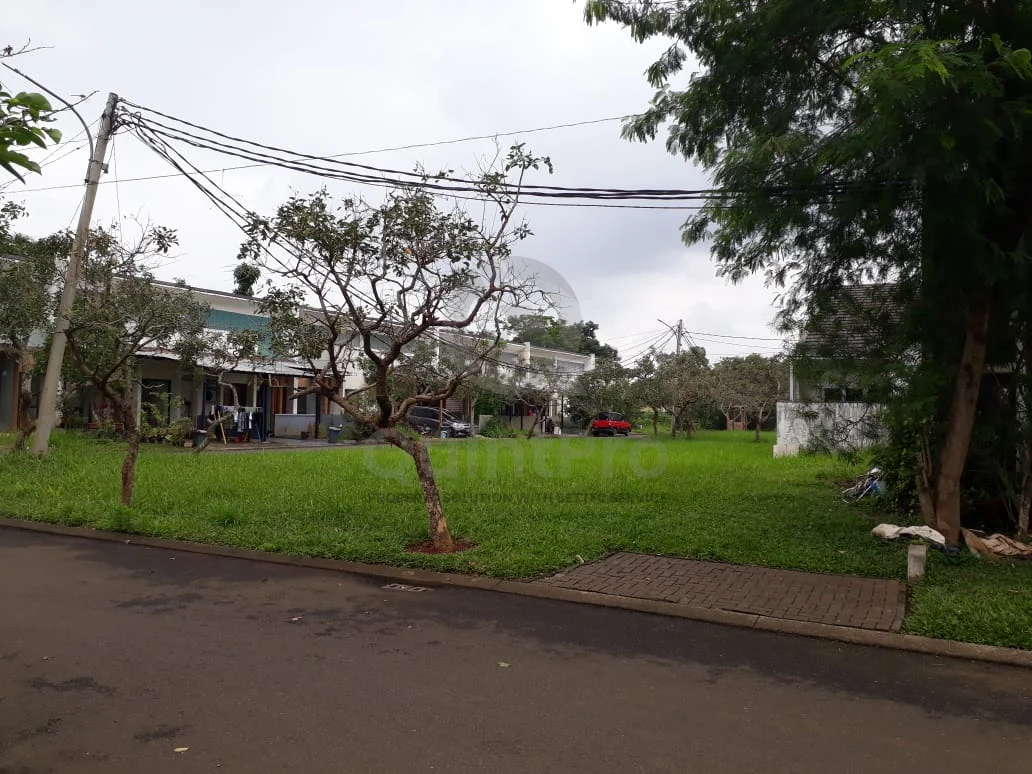 Rumah 271m² PPJB di Bale Tirtawarna Bogor, Halaman Hijau Asri