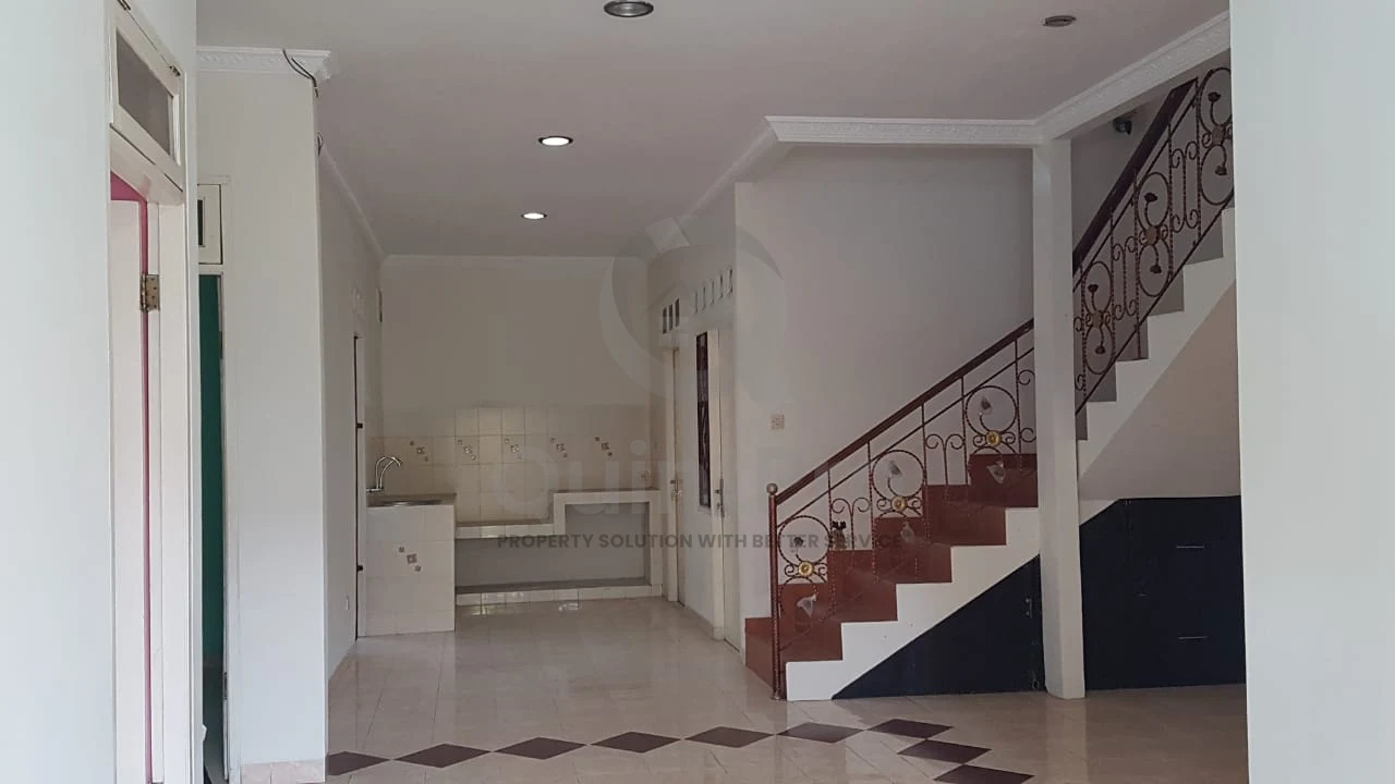 Rumah 3+1KT di Graha Raya Bintaro, 2 Lantai Balkon SHM Dekat Transmart — foto 2