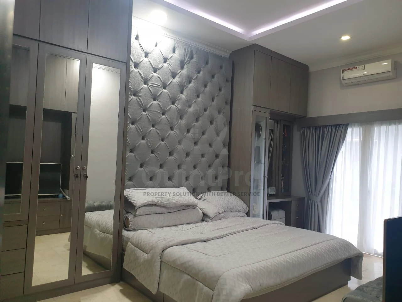 Rumah 7+2KT 2 Lantai di Ciputat Tangerang, Kolam Renang Halaman Luas SHM — foto 5