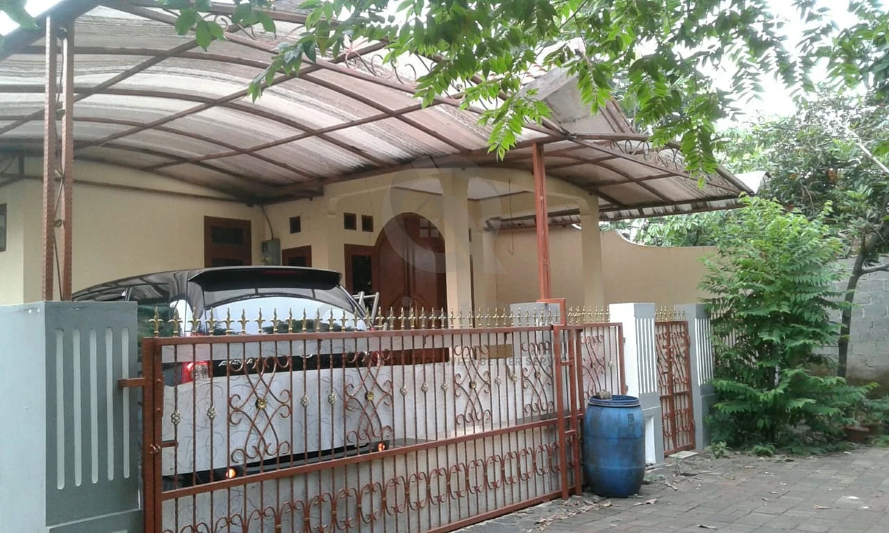 Rumah 4KT 250m² di Jombang Tangsel, Dekat Akses Tol BSD SHM