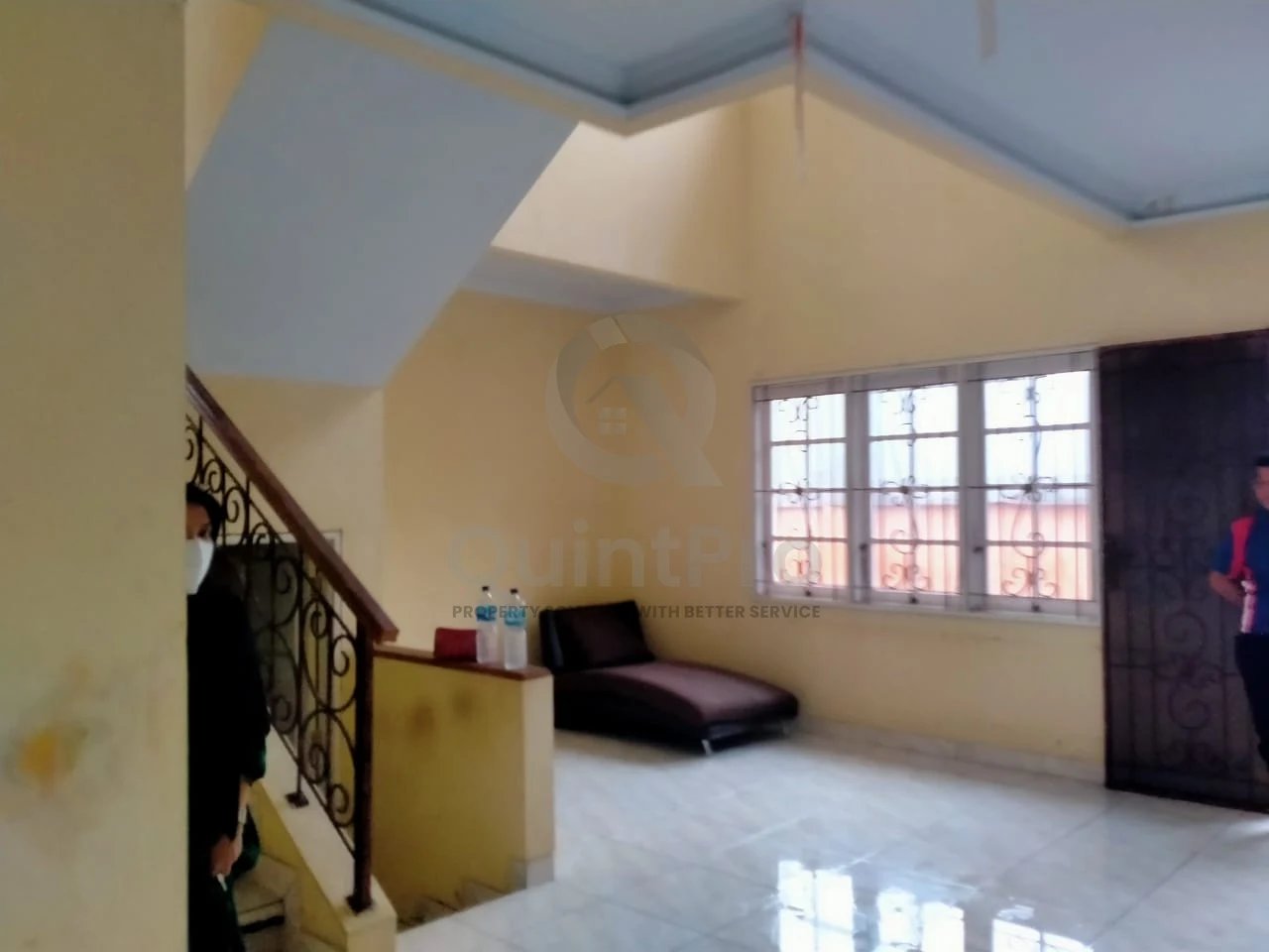 Rumah Klasik 3+1KT di Taman Giri Loka BSD City, 2 Lantai SHM Halaman Asri — foto 3