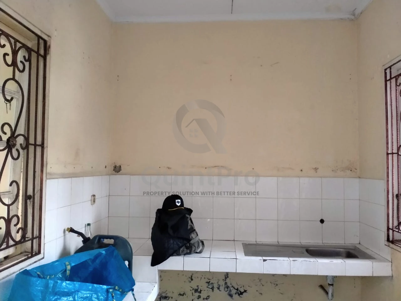 Rumah Klasik 3+1KT di Taman Giri Loka BSD City, 2 Lantai SHM Halaman Asri — foto 4