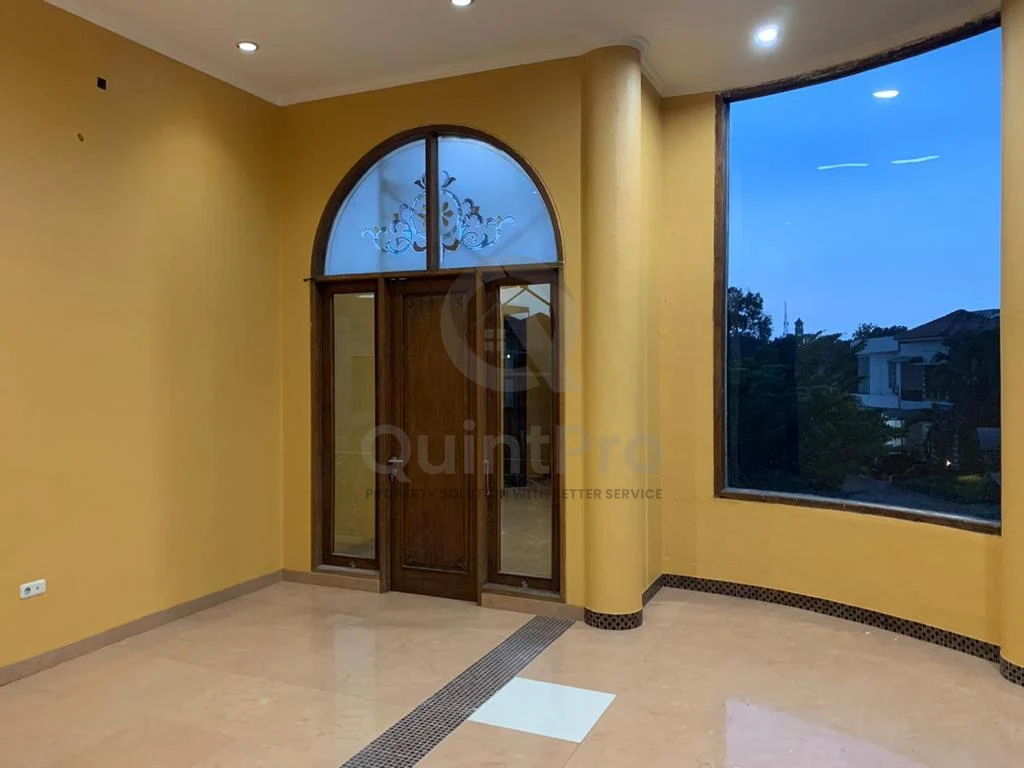 Rumah 5KT 337m² di Solange Residence Ciputat, 10 Menit MRT Lebak Bulus SHM — foto 2