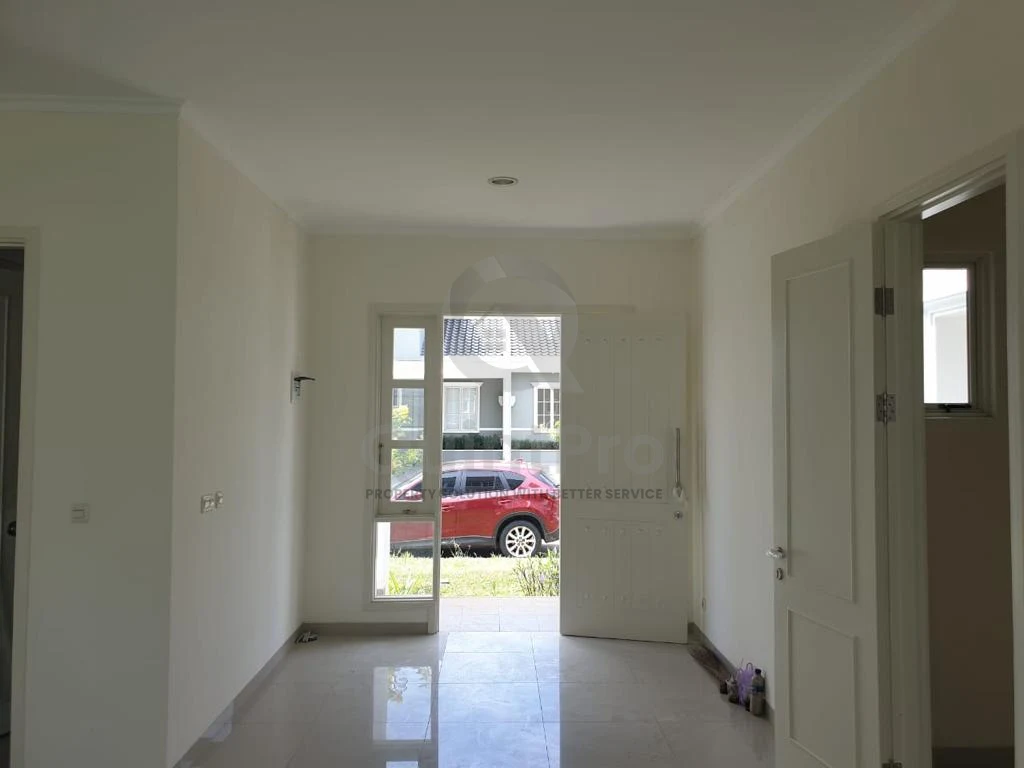 Rumah Modern 4KT 2 Lantai di Suvarna Sutera, Dekat Tol Cikupa SHM — foto 4