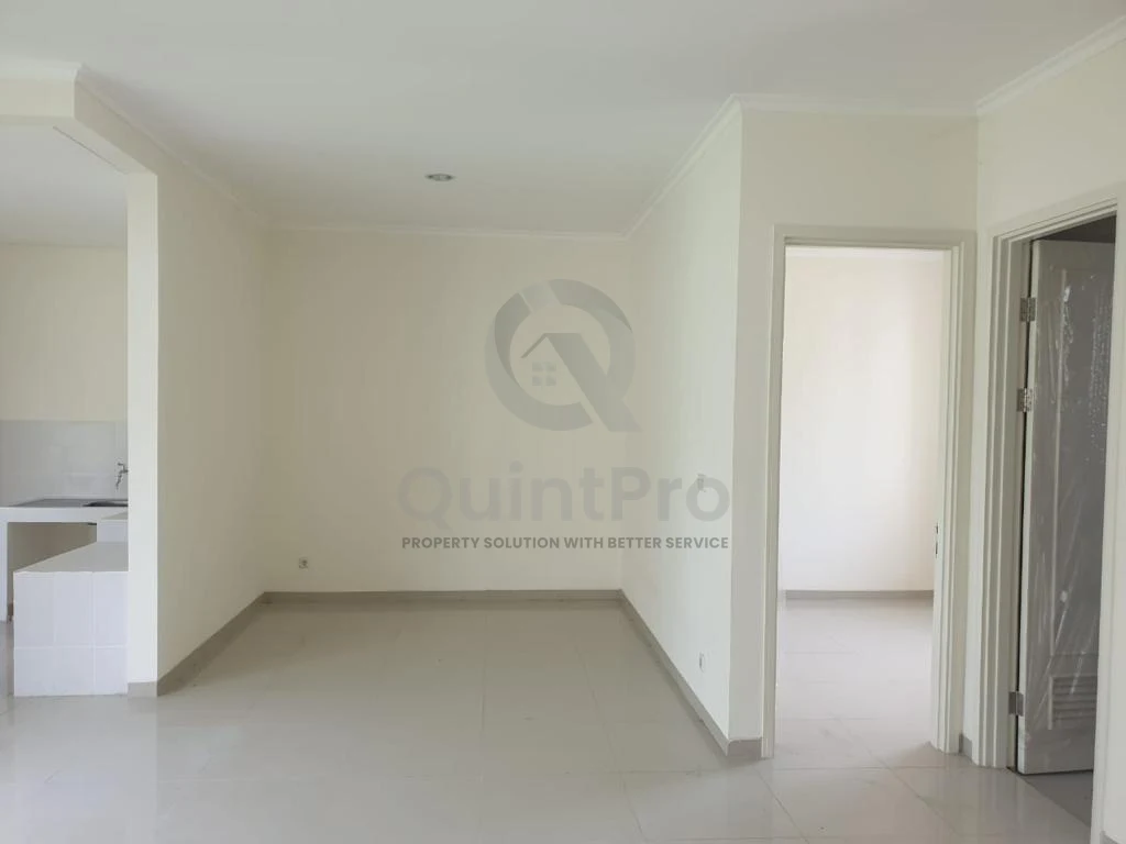 Rumah Modern 4KT 2 Lantai di Suvarna Sutera, Dekat Tol Cikupa SHM — foto 5