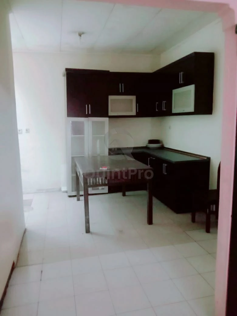 Rumah 2KT di Pesona Serpong Pamulang, SHM Kolam Renang Keamanan 24 Jam — foto 4