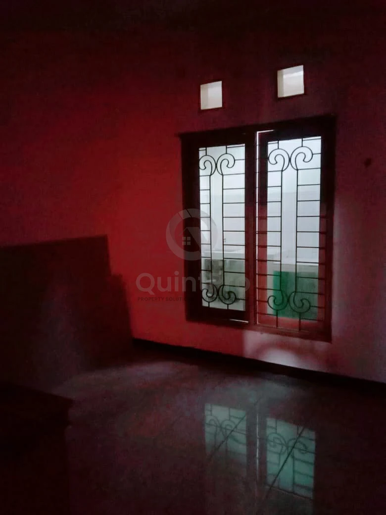 Rumah 2KT di Pesona Serpong Pamulang, SHM Kolam Renang Keamanan 24 Jam — foto 5