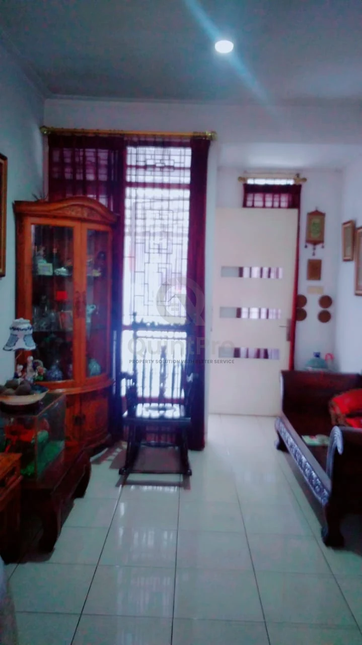 Rumah 3+1KT 120m² di Cendana Residence Pamulang, Halaman Hijau Asri SHM — foto 3