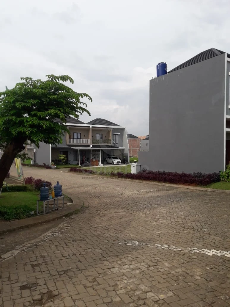 Rumah Kost 10KT 10KM di Pamulang Barat Tangerang, Penghasilan Aktif SHM — foto 3