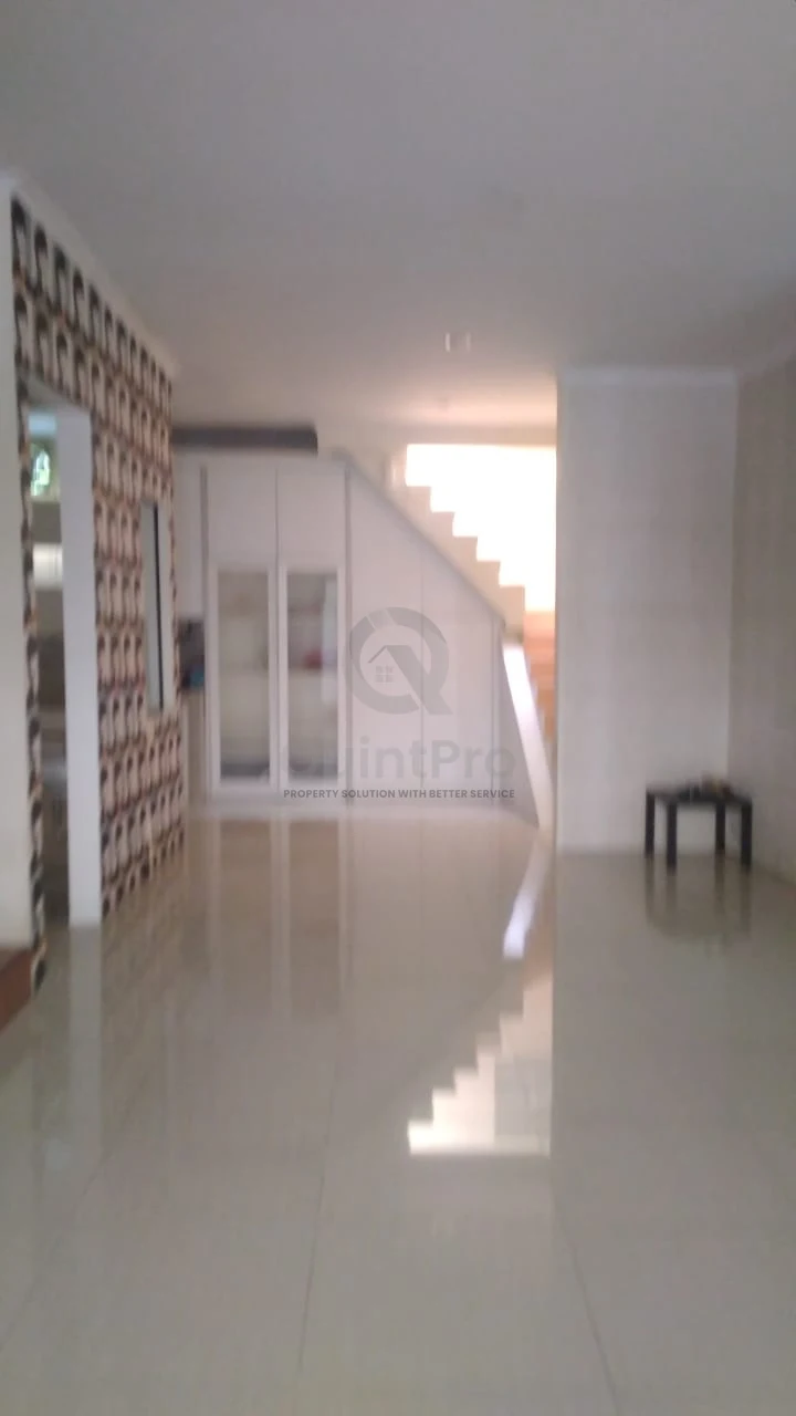 Rumah 3KT 200m² Disewa di Serpong Estate BSD City, 2 Lantai Siap Huni — foto 2