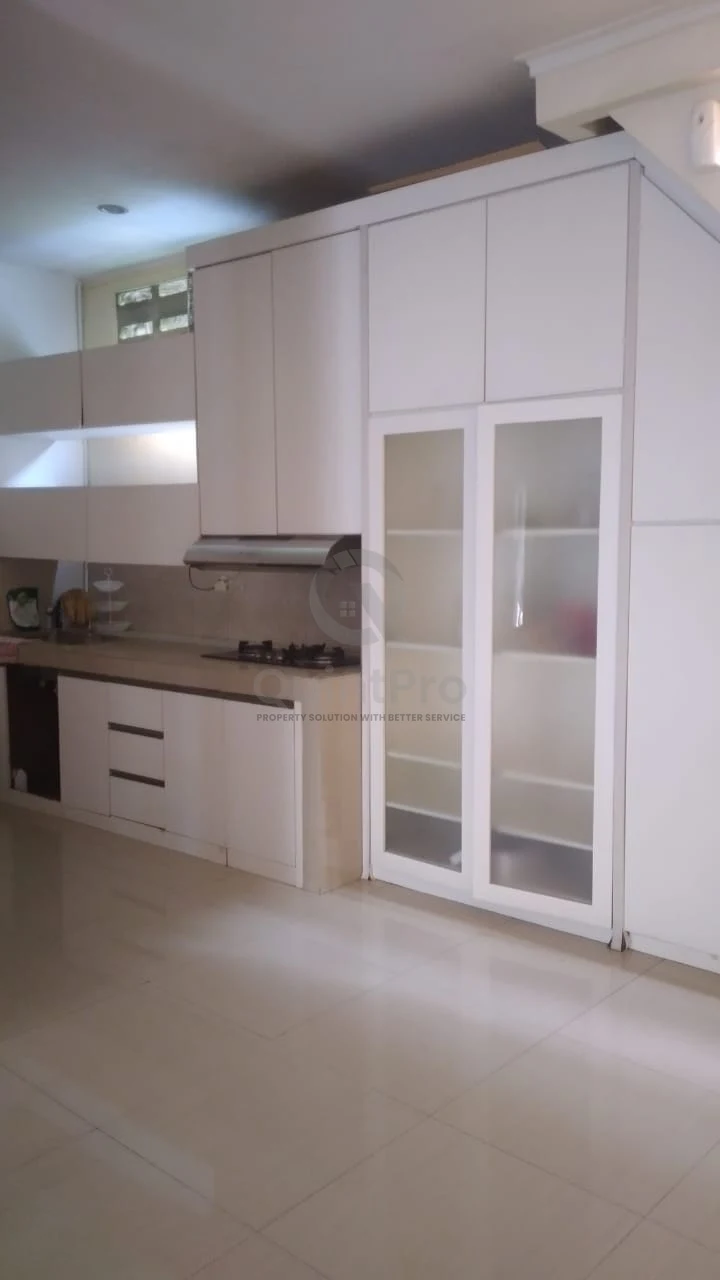 Rumah Disewa di Serpong Estate, BSD City, 3KT — foto 9