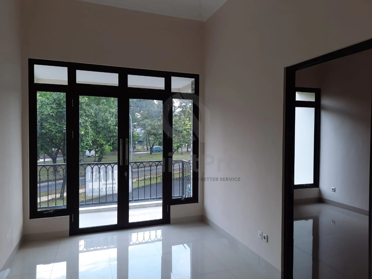 Rumah Modern 4+1KT di Puspita Loka BSD City, 2 Lantai SHM Desain Minimalis — foto 3