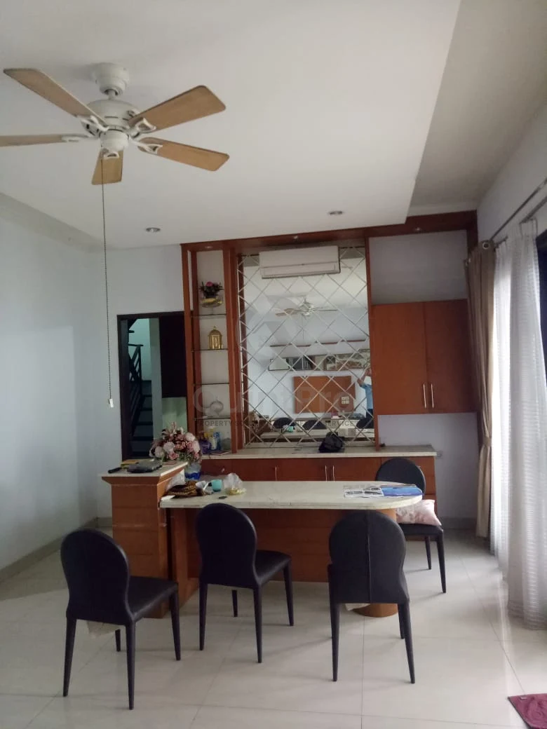 Rumah 4+1KT 230m² Onyx Alam Sutera BSD, 2 Lantai Modern Asri SHM — foto 4