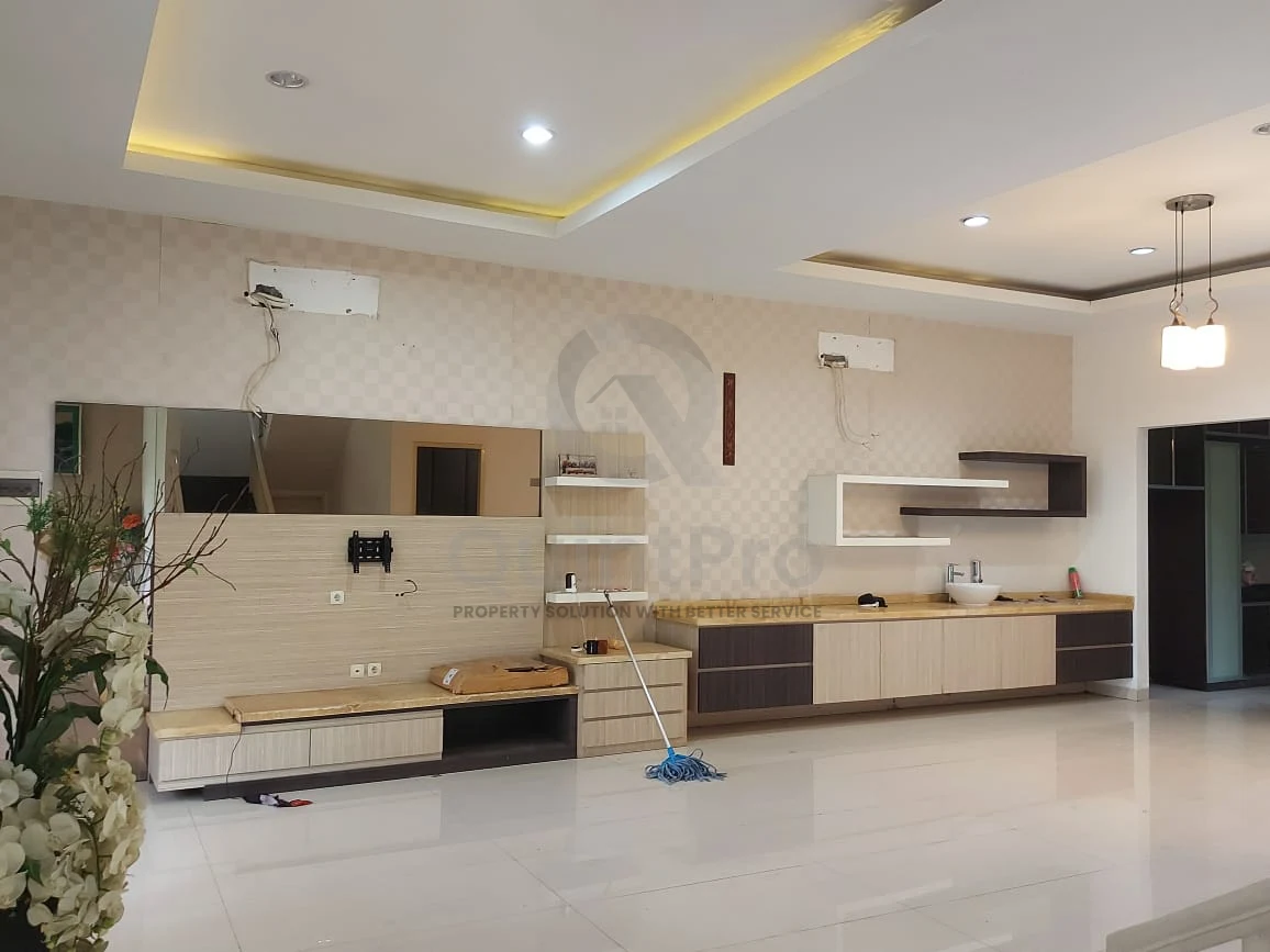 Rumah 3+1KT 300m² di Onyx Alam Sutera BSD, Modern 3 Lantai Dekat Tol Jakarta — foto 2
