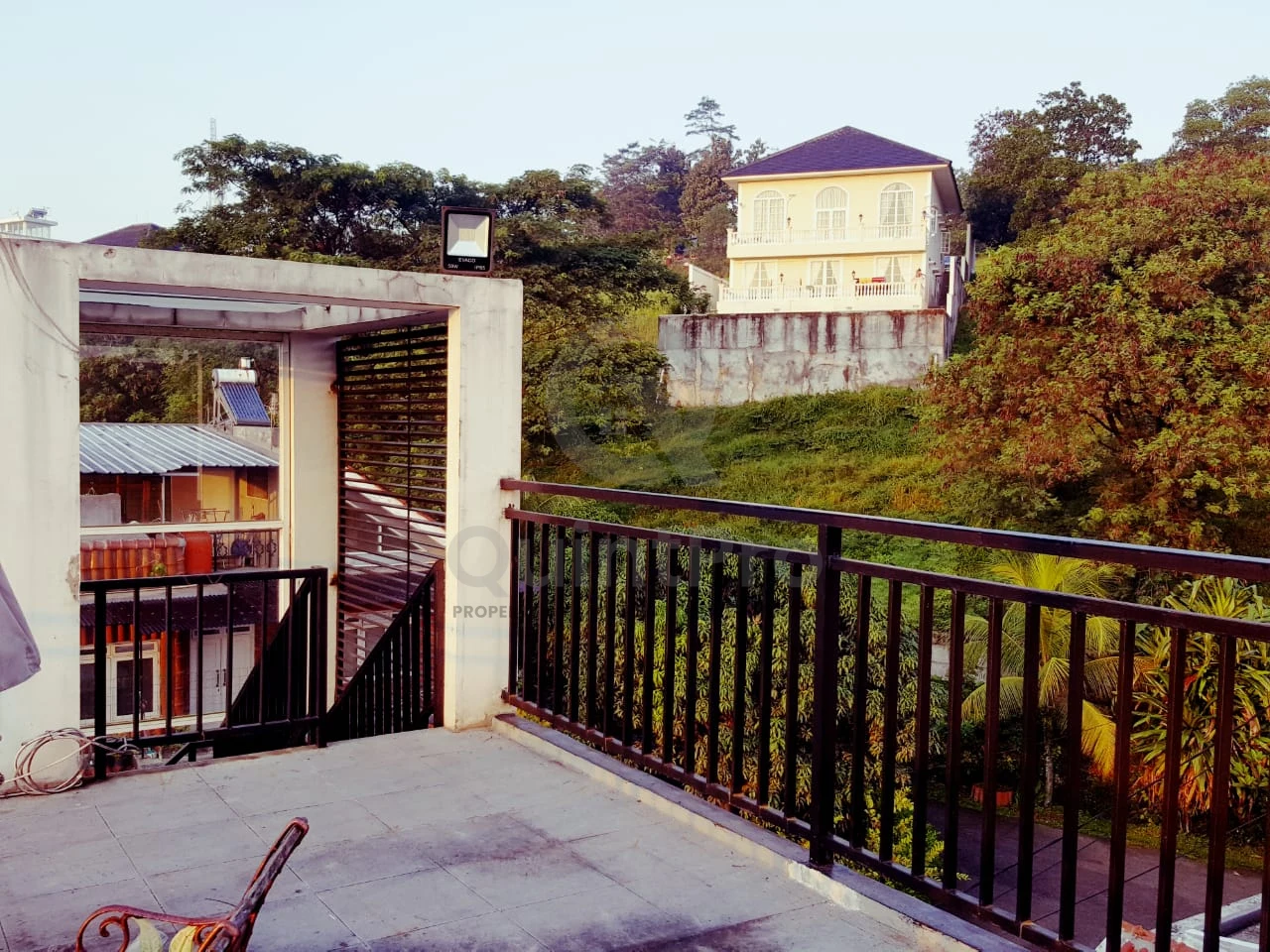 Rumah 6KT 3 Lantai 200m² Sentul City Bogor, Furnished SHM 3 Menit Jungleland — foto 2