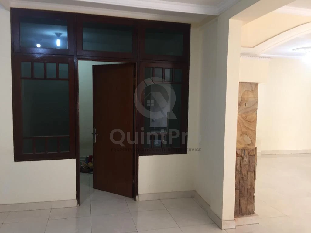 Rumah 4KT 3KM di Vila Melati Serpong, Gaya Klasik SHM 180m² — foto 5