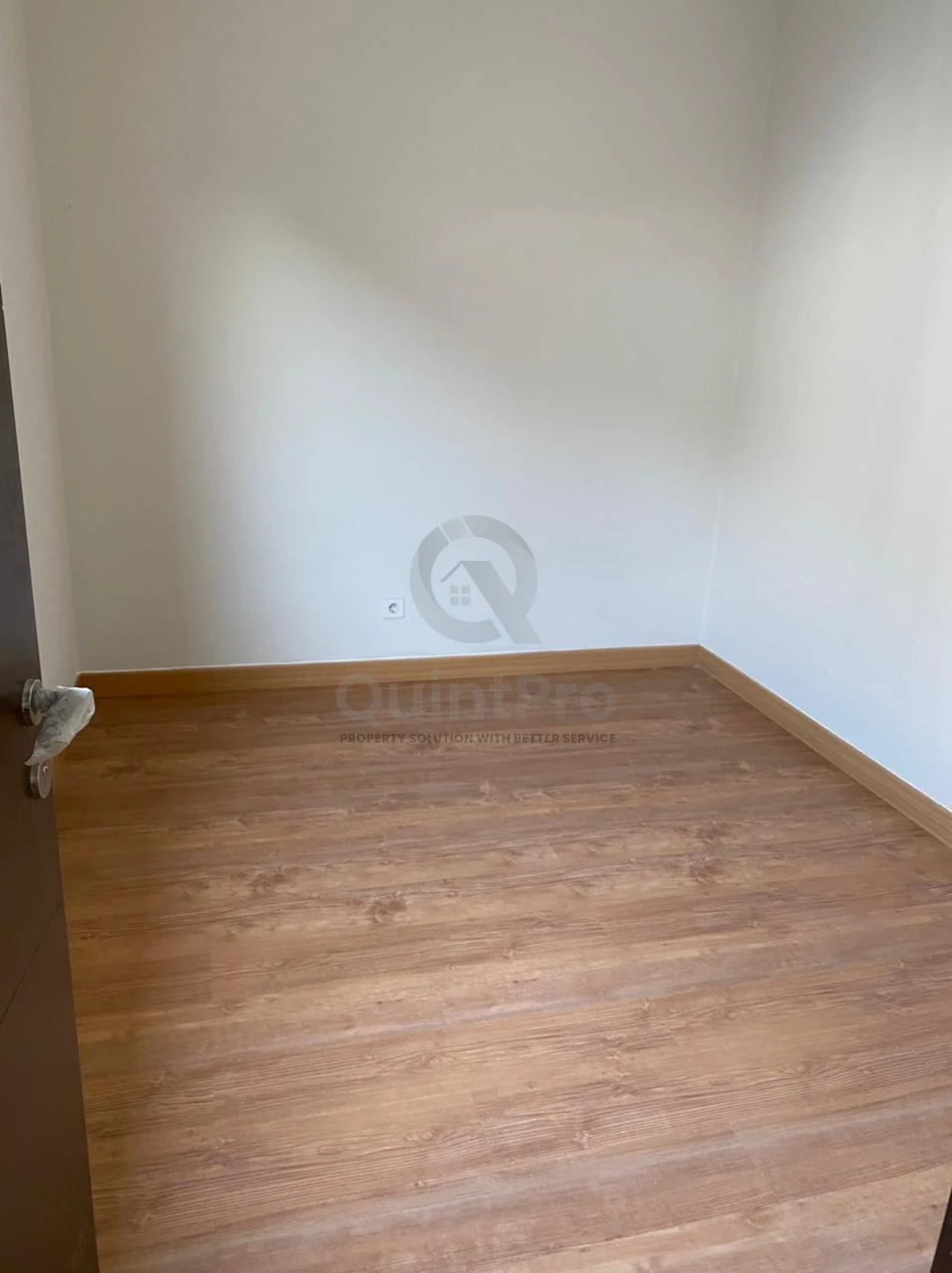 Rumah Modern 3KT 2 Lantai di Avezza Mozia BSD City, SHM Semi-Furnished — foto 2
