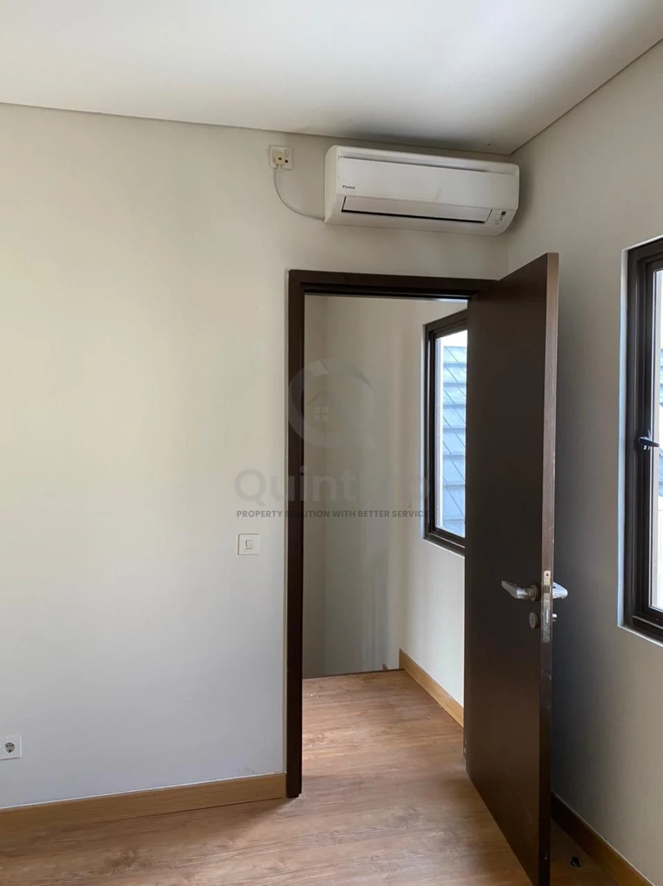 Rumah Modern 3KT 2 Lantai di Avezza Mozia BSD City, SHM Semi-Furnished — foto 3