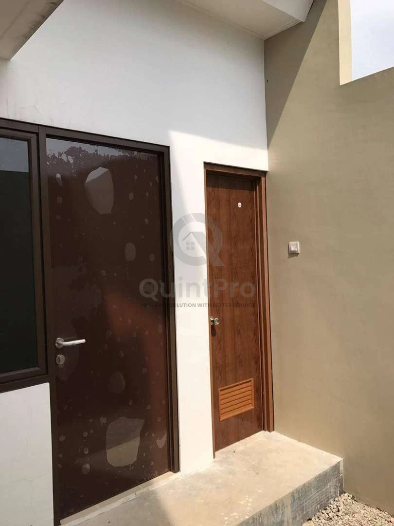 Rumah Modern 2+1KT di The Spring Serpong, Desain Minimalis 2 Lantai SHM — foto 3