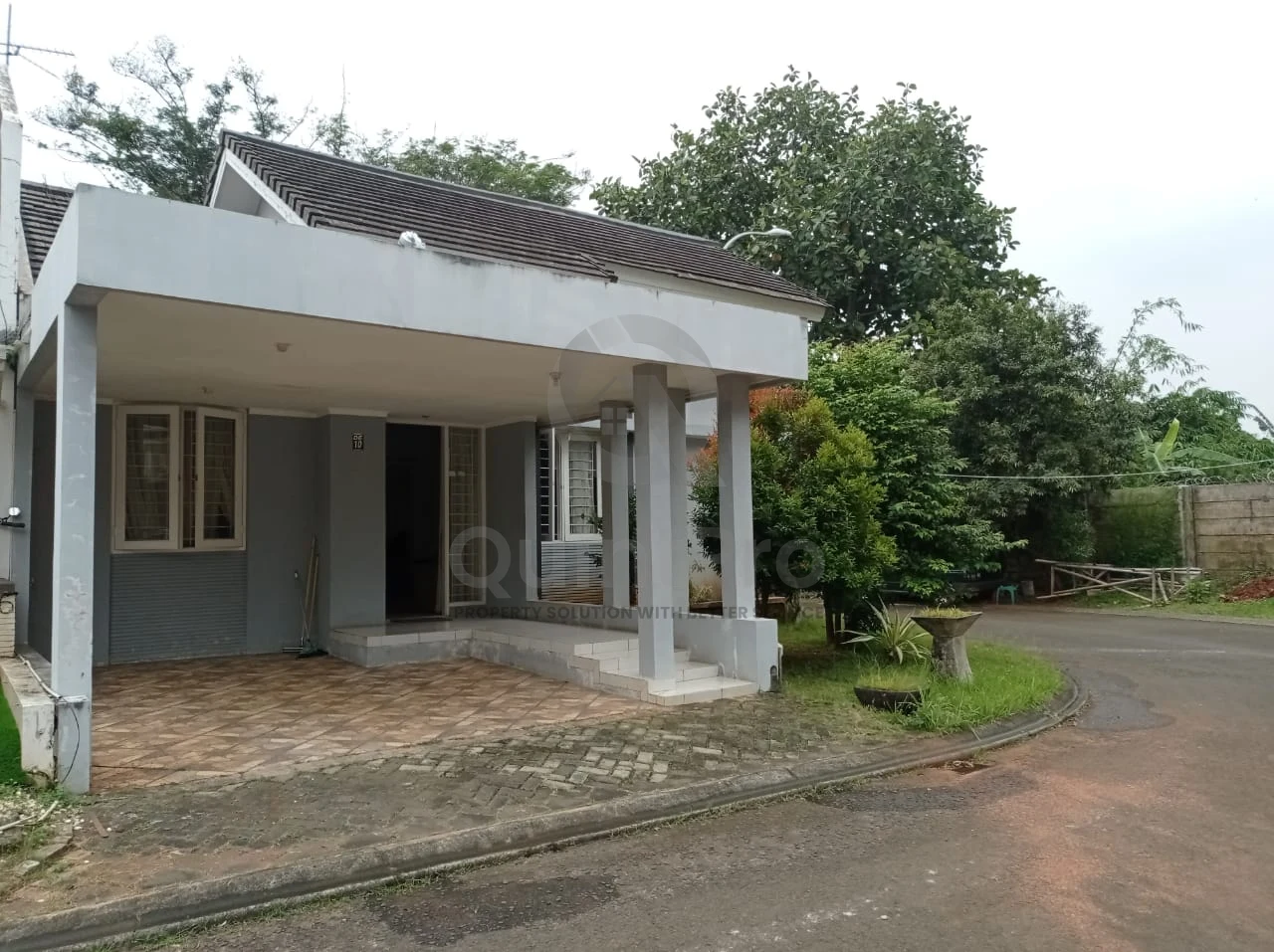 Rumah Modern 3KT 125m² di Neo Catalonia Nusa Loka BSD, Halaman Hijau Asri SHM — foto 2
