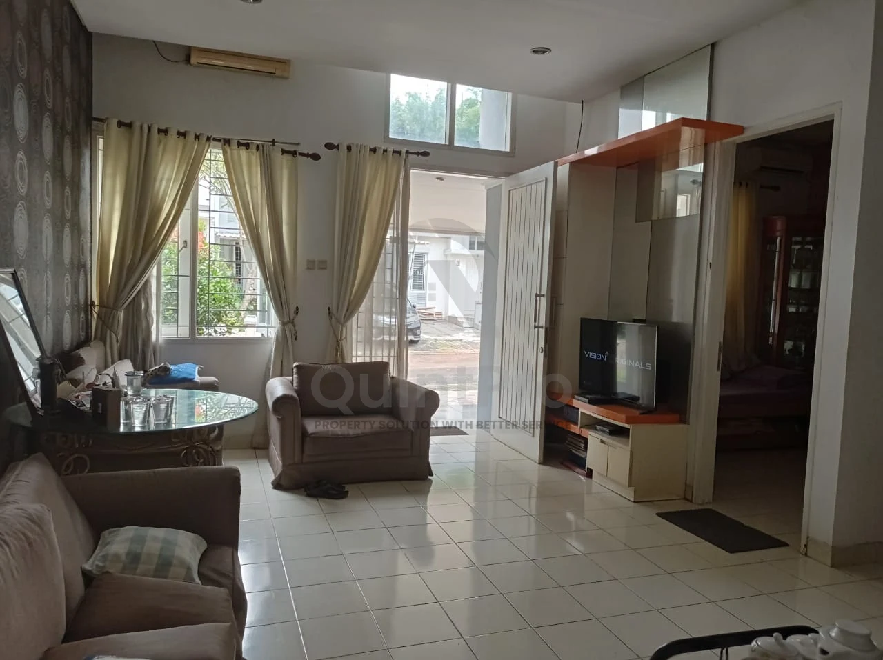 Rumah Modern 3KT 125m² di Neo Catalonia Nusa Loka BSD, Halaman Hijau Asri SHM — foto 3