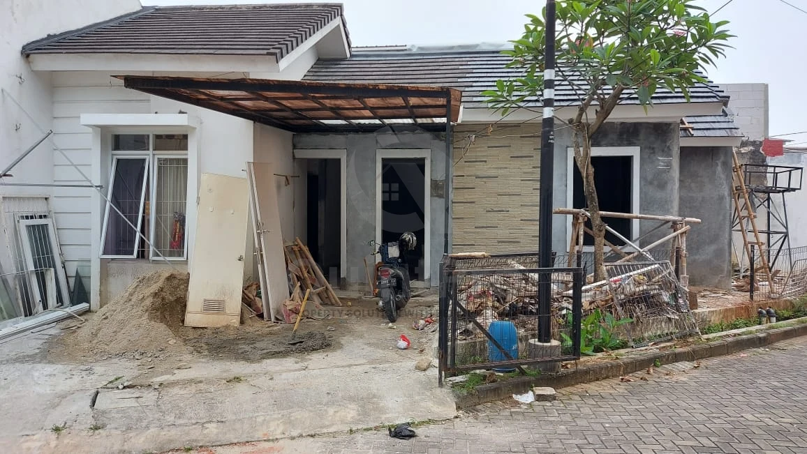 Rumah 3KT 80m² di Serpong Terrace Tangerang Selatan, SHM Siap Renovasi