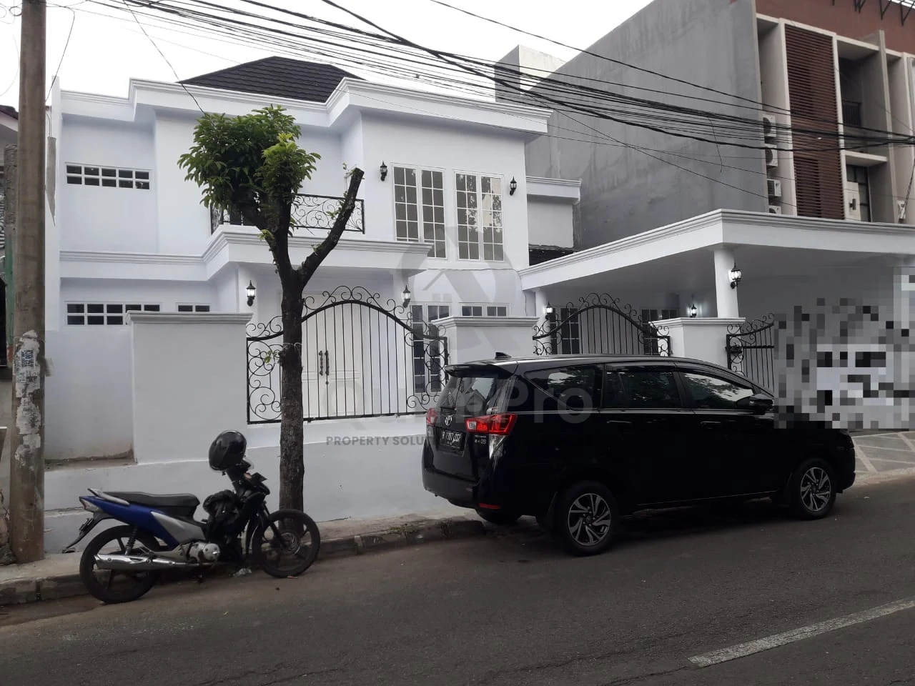 Rumah 3+1KT 255m² di Bintaro, Renovasi Baru Granit Seluruh Ruangan SHM — foto 2
